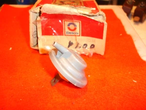 NOS BUICK 7038036 1970; ALL MODELS - WITH 350ci V8 2 BARREL & MANUAL TRANS. VACU - Bild 1 von 2