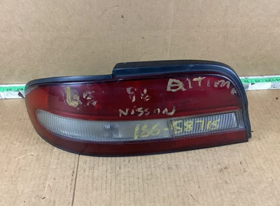Conjunto de luz trasera izquierda del lado del conductor Nissan Altima 1995-1997 Foto 1 de 4