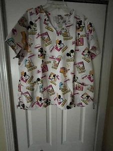Scrub Top Womens 2X Disney Adorable - Picture 1 of 6