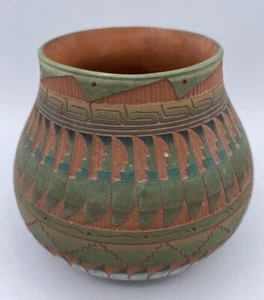 Hand-Painted & Etched Pottery Vase Signed by Navajo Artist Hilda Whitegoat 4” - Picture 1 of 7
