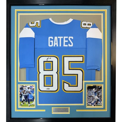 Jersey automático láser reimpresión azul autografiado facsímil enmarcado Antonio Gates 33x42 Foto 1 de 2