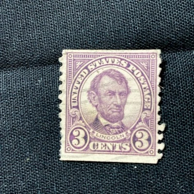 U.S. (Scott 555) 1922-25 Regular stamp, 3¢ Brilliant Violet cancelled  - Image 1 of 3