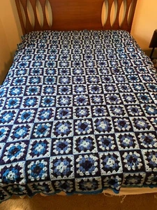 NUEVO Cuadrados Abuela Azul Ganchillo Hecho a Mano Sin Usar Afganos 69 in x 97 in - Imagen 1 de 3