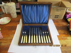 Fruit Cutlery set Barker brothers Birmingham boxed with 1925 SS ferrules & key - Picture 1 of 11