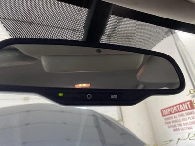 Espejo retrovisor interior delantero central usado se adapta a: Chevrolet Captiva Sport 2015 con Foto 1 de 4