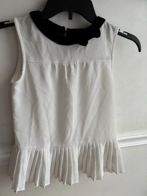 Xhilaration 女孩 7/8 码上衣,黑色天鹅绒领细节。 状况良好 — 第 1/4 张图片