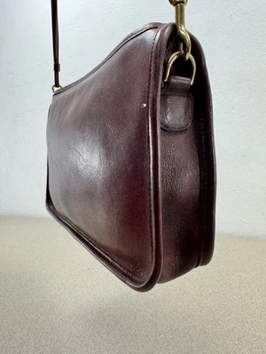 ¡Verdadero bolso Coach vintage hecho en la ciudad de Nueva York! Bolso sin asas/hombro Borgoña ¡GUAU! Foto 1 de 4