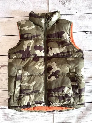 Old Navy Boys Camouflage Puffer Vest Sz. Large 10-12 Orange Inside - Image 1 of 4