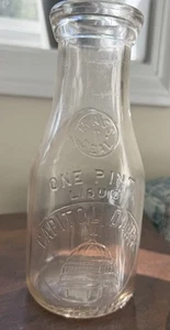 Vintage CAPITOL DAIRY Pint Milk Bottle South Dartmouth, Massachusetts - Picture 1 of 7
