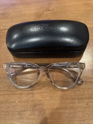 Monturas y estuche para gafas Coach Foto 1 de 4