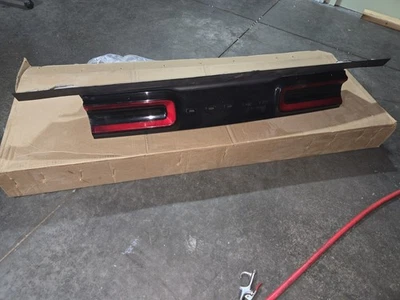 Dodge Challenger 2016 maletero trasero conjunto de luces traseras centrales Foto 1 de 3