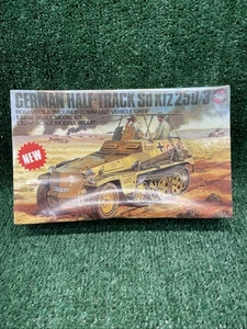 VINTAGE AIRFIX MODEL GERMAN HALF-TRACK SdKfz 250/3 ROMMELS COMMAND VEHICLE 1:32 - Picture 1 of 7
