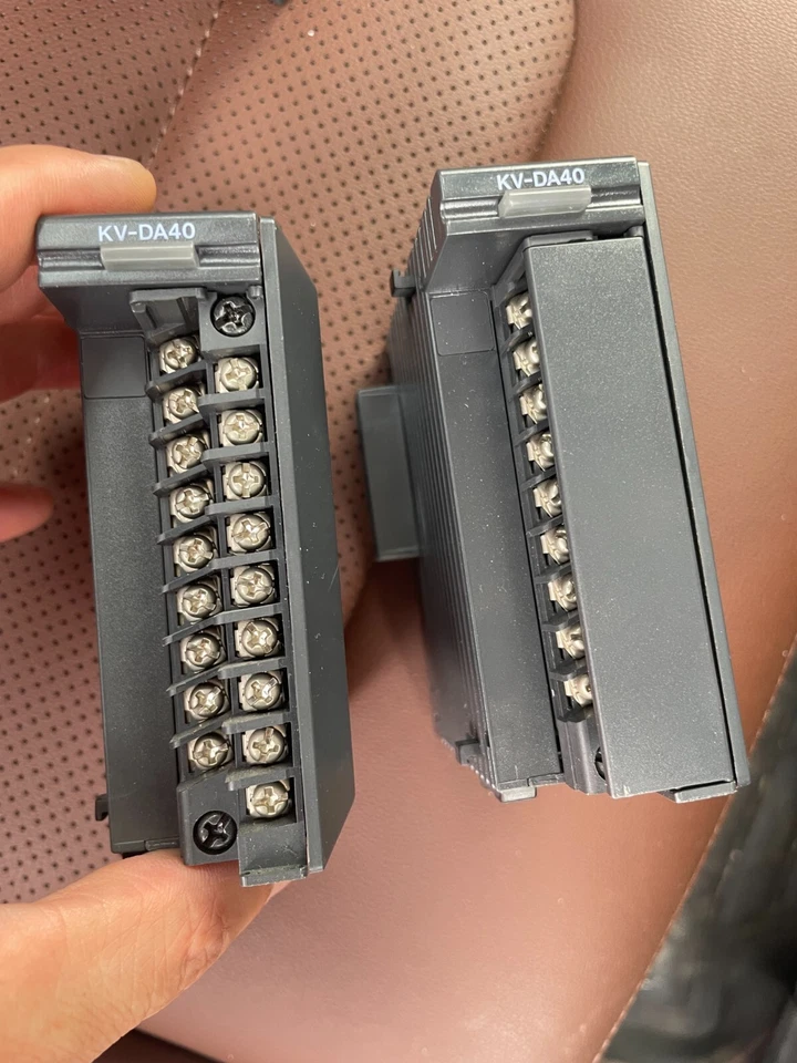 KEYENCE PLC 4channel Analog Output Module KV-DA40 - Image 1 of 1