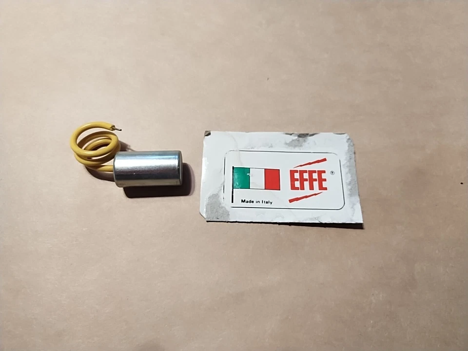 CZ 125 175 Jawa 250 350 Ignition Condenser NOS Effe 350 Made In Italy — 第 1/1 张图片
