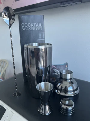 KITESSENSU 25oz 3-Piece Cocktail Shaker Set, Black Stainless Steel, Dbl.  Jigger - Image 1 of 4