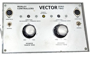 MODELO FERROCARRIL MORLEY MULTI CALIBRE VECTOR CERO 2 UNIDAD BASE/2 CONTROLADORES PORTÁTILES - Imagen 1 de 6