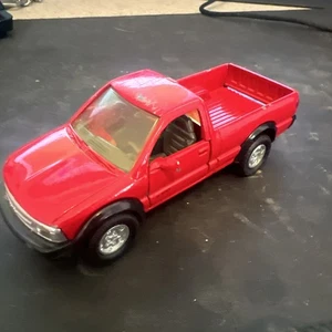 1995 ROAD CHAMPS CHEVROLET TRUCK SERIES S-10 ZR2 DIE CAST METAL AND PLASTIC 1:43 - Picture 1 of 4