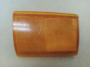 GM CHEVY PICKUP TRUCK FRONT SIDE REFLECTOR AMBER PASSENGER RIGHT SIDE 1988-1998 - Picture 1 of 3