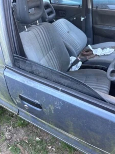 1992 Daihatsu Charade Right Front Window Glass G100 G102 (87-93) #B433 - Picture 1 of 12