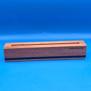 Espositore 1 matite da parete in legno massello Blackwing con logo Blackwing - Foto 1 di 6