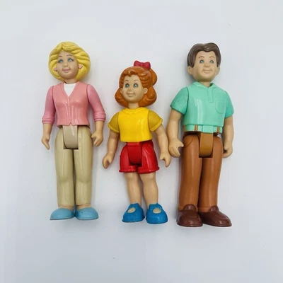 Figuras Little Tikes Grand Mansion casa de muñecas papá mamá e hija Foto 1 de 4