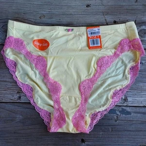 Calzoncillo Warner's Talla Grande 5168 Vintage Be Flirty Amarillo Corte Alto Suave Sedoso - Imagen 1 de 1