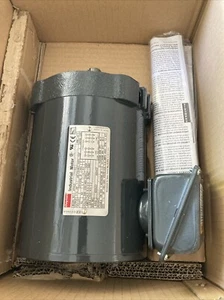 Dayton Tri-Volt Industrial Motor 4THU2 1.5 HP , 3 Phase - Picture 1 of 9