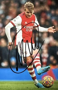 MARTIN ODEGAARD HAND SIGNED 6X4 ARSENAL PHOTO 2 - Picture 1 of 1