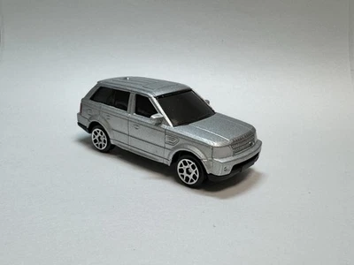 Range Rover RMZ City plateado 1/64 Foto 1 de 4