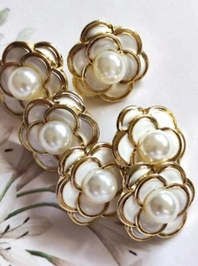 6pcs 18mm Off White Camellia Flower Shank buttons Faux Pearl Gold Colour Fashion - Picture 1 of 12