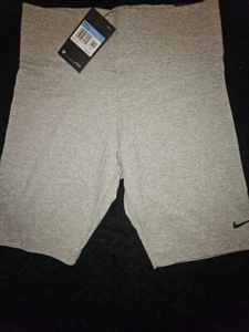 Nike Women’s Dri-Fit Tight Fit Mid-Rise Short Length Size Medium GRAY (retail$40 - Picture 1 of 2