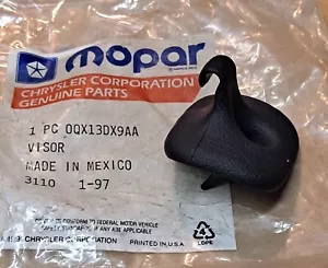 Chrysler Sebring 1996-2000 convertible nuevo MoPar parasol gancho de soporte - Imagen 1 de 3