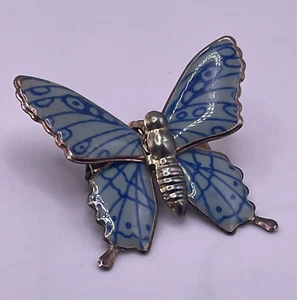 VTG Butterfly Blue Gold Tone Brooch Pin Estate Costume Jewelry - Picture 1 of 3