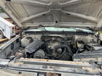 Radiator Fits 94-99 SUBURBAN 2500 1359792 Foto 1 de 4