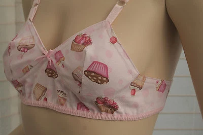 Vintage 1950's Brassiere French Sewing Pattern  - Image 1 of 4