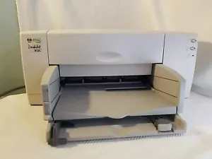 Hewlett Packard DeskJet 812C, Parallel & USB - Powers On, Needs Ink - Picture 1 of 12
