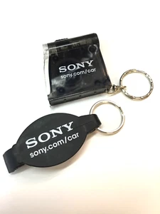 Linterna/cinta métrica promocional estéreo para automóvil Sony y llavero abridor de botellas - Imagen 1 de 2