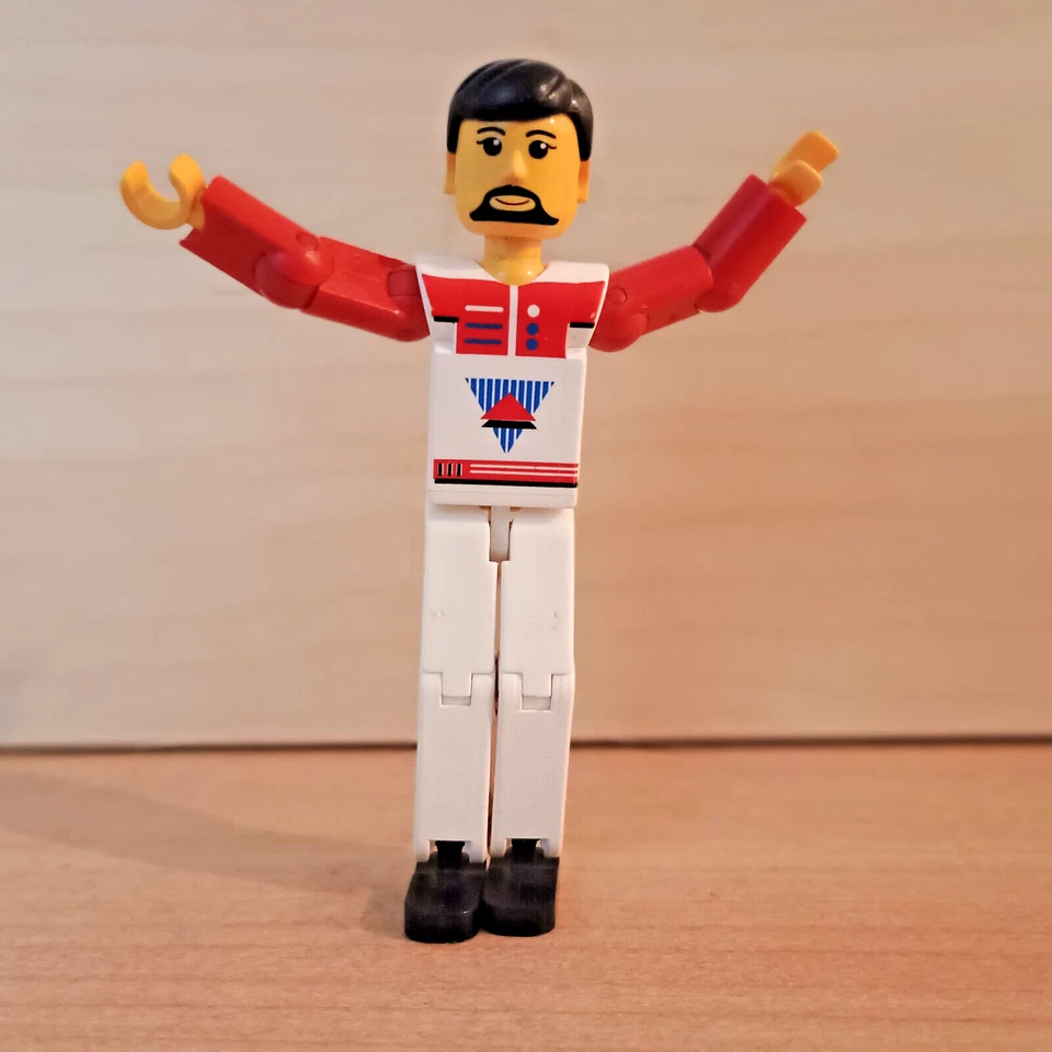 LEGO Technic Figur weiß mit roten Armen und Vollbart - Bild 1 von 1