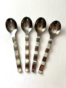 4 Farberware ROLLERCOASTER Stainless Flatware 18/8 Tablespoon Soup Spoons 7½" - Picture 1 of 4