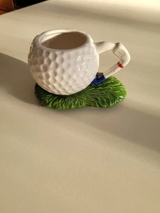 Golfballschläger Putter Teetasse Untertasse grün Teller Keramik von PAPEL Bürotisch - Bild 1 von 3