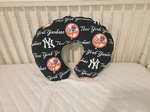 Boppy Pillow Cover Made With New York Yankees Fleece - Picture 1 of 2