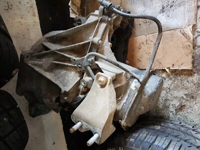 Caja de cambios Ford Fiesta mk7 2009-2012 1.4 gasolina 5 velocidades 8A6R7002JA Foto 1 de 4