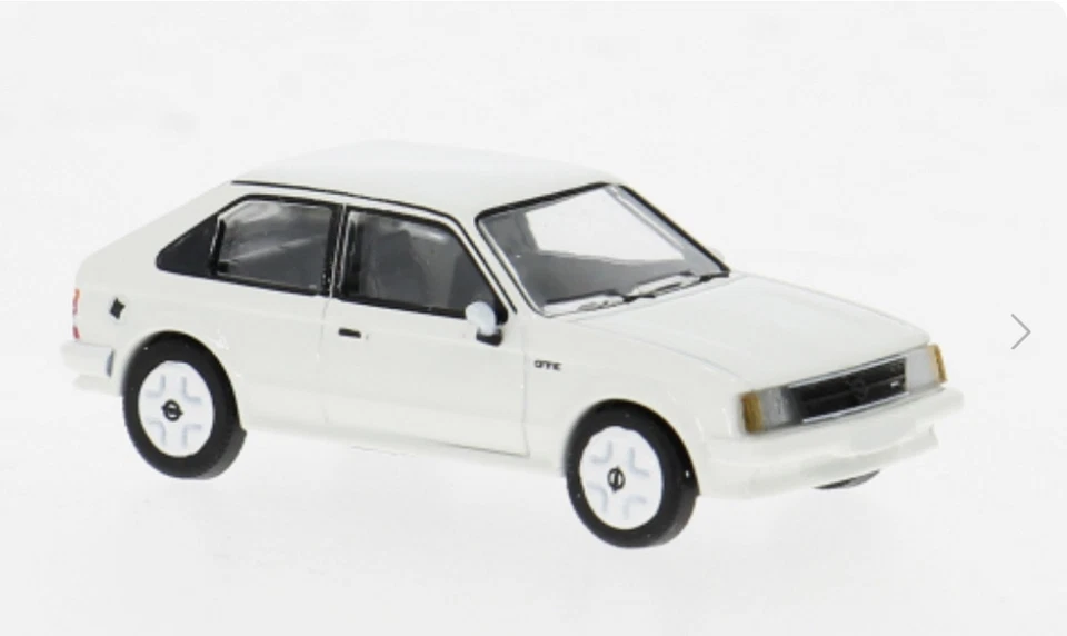 Brekina PCX870736 Opel Kadett D GTE, Bianco, 1983, H0, Nuovo 2025 - Immagine 1 di 1