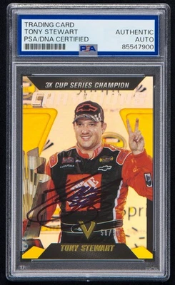 Tarjeta de oro firmada por Tony Stewart 2018 Panini Victory Lane Champions #C5 (PSA) 50/99 Foto 1 de 2