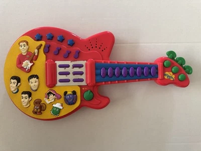 THE WIGGLES Red Guitar SINGS MUSIC TALKS Interactive Spin Master 2003 Vintage - Image 1 of 4