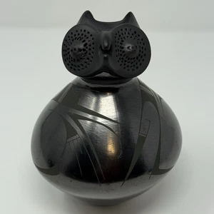Mata Ortiz Owl Figure Black on Black Pottery Folk Art Handmade Wildlife Signed - Picture 1 of 19