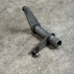 Porsche 911 Bell Crank Reverse Lever Throttle Pivot Shaft 915 Transaxle Linkage - Picture 1 of 3