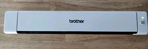 Escáner de documentos inalámbrico compacto Brother DS-640 con cable de alimentación USB - Imagen 1 de 10