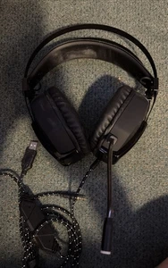 Auriculares para juegos Hellcrack - Auriculares con cable USB - NUEVOS EN CAJA - Imagen 1 de 3