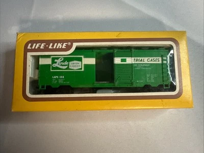 Life-Like HO Scale 8475 S/D Boxcar LINDE Union Carbide Train - Image 1 of 4